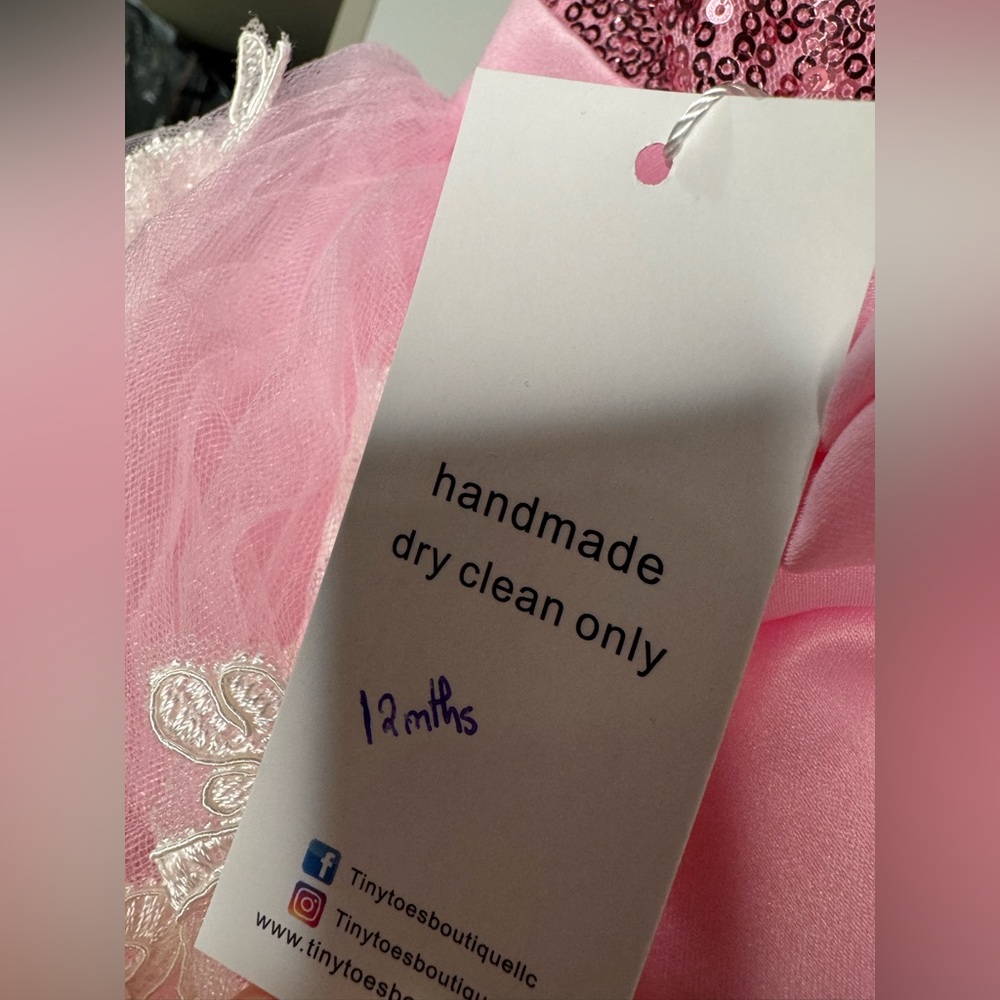 Handmade Pink Dress with White Lace and matching hair bow clip - Picture 4 of 4